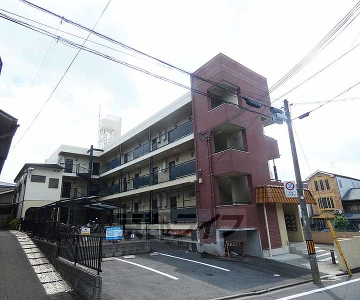 京都府京都市伏見区桃山最上町の賃貸マンションの外観