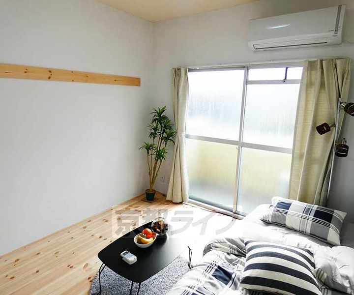 京都府京都市伏見区桃山最上町の賃貸マンションの居間