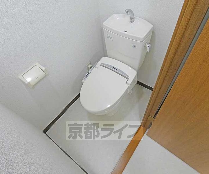 京都府京都市伏見区深草キトロ町の賃貸マンションの内装