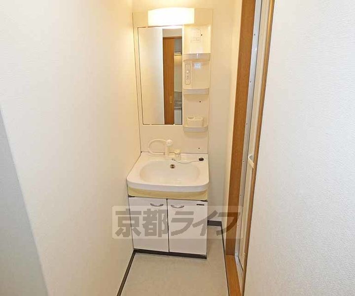 京都府京都市伏見区深草キトロ町の賃貸マンションの内装