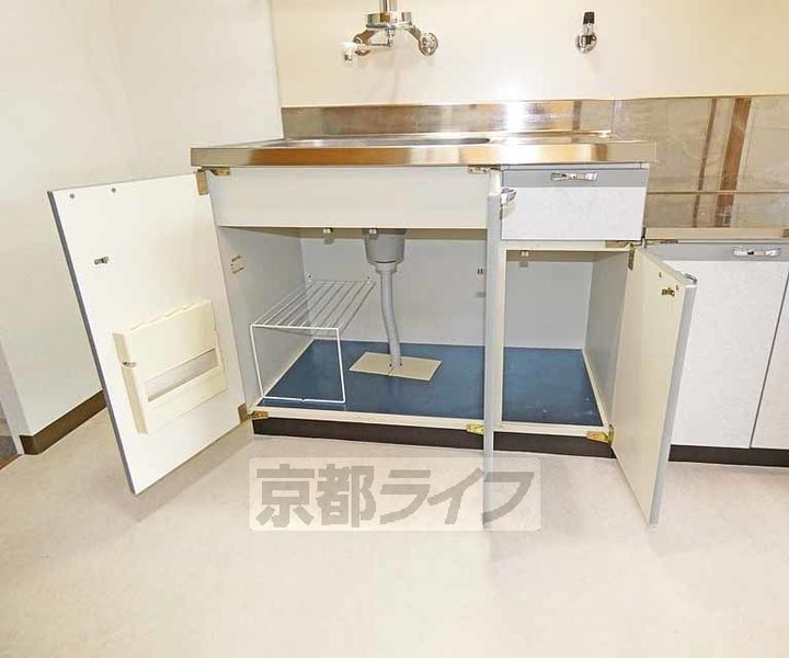 京都府京都市伏見区深草キトロ町の賃貸マンションの内装