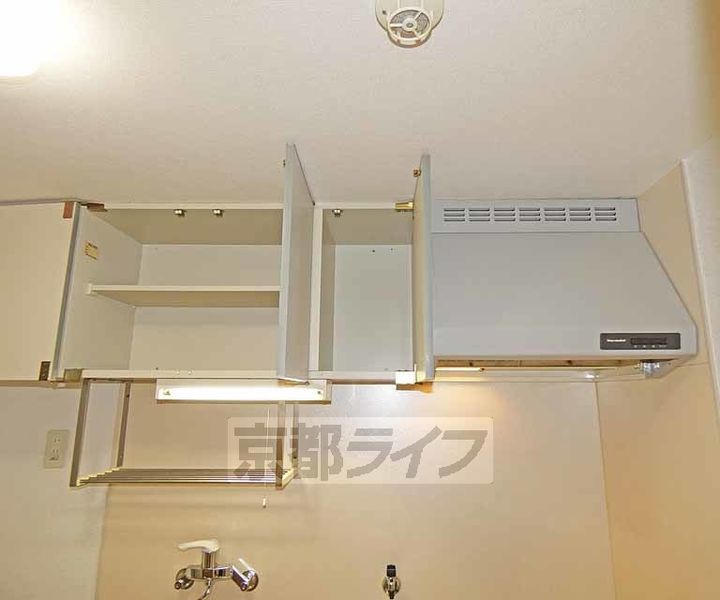 京都府京都市伏見区深草キトロ町の賃貸マンションの内装