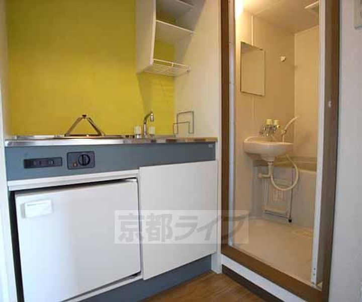 京都府京都市伏見区新町11丁目の賃貸マンションのキッチン