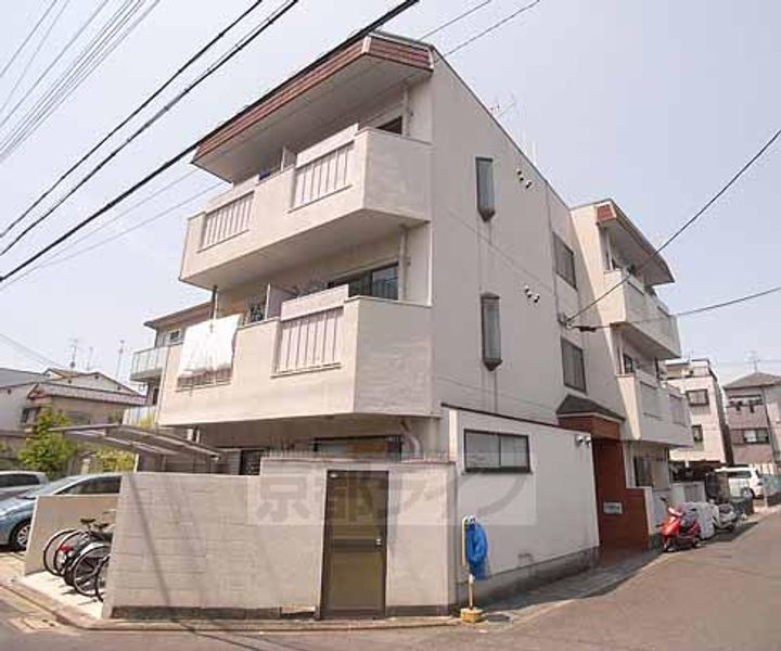 バンベール伏見302の外観