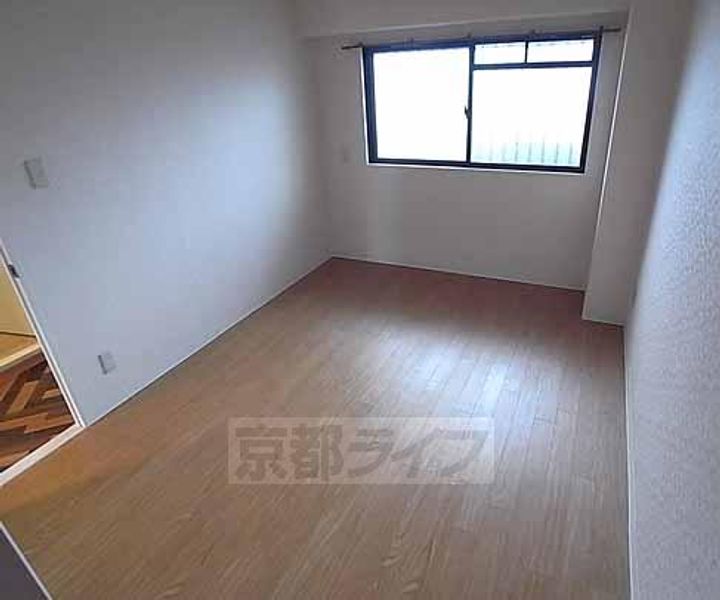 QUAKE 桂東の居間