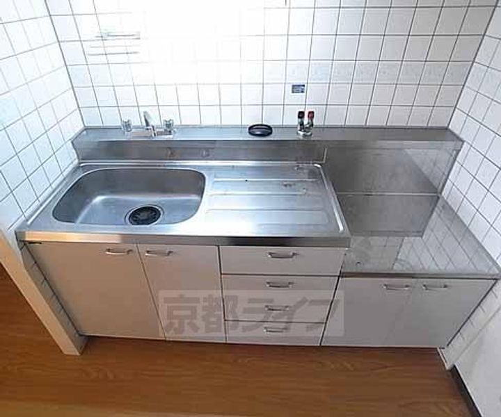QUAKE 桂東のキッチン