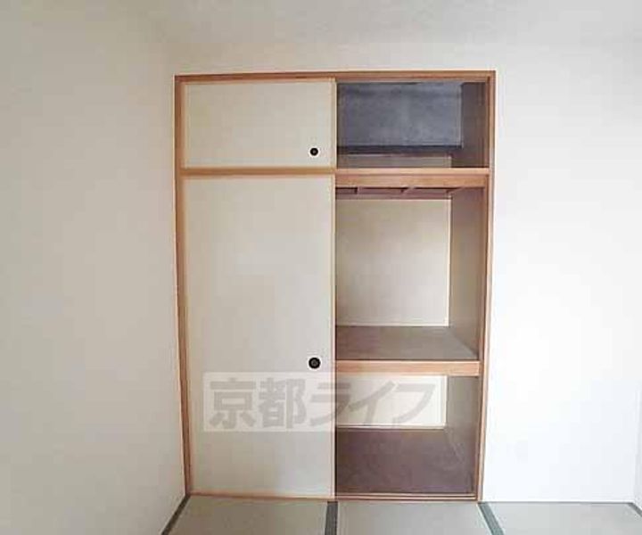QUAKE 桂東の居間