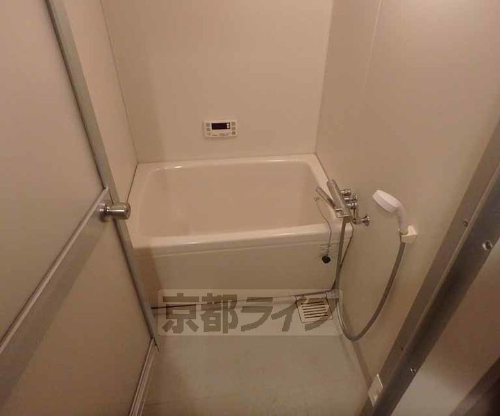 QUAKE 桂東106の風呂