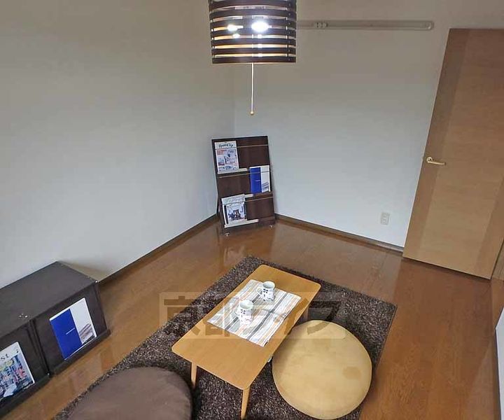 セジュール蘭B101の居間