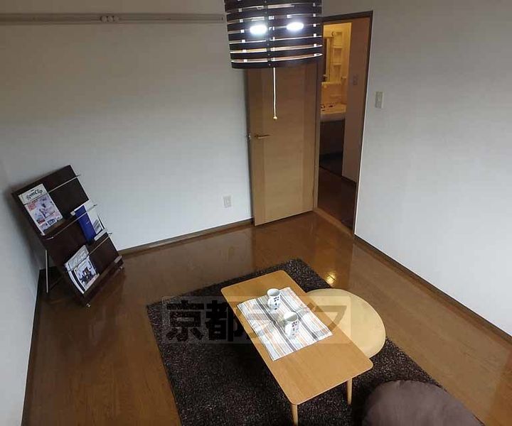 セジュール蘭B101の居間