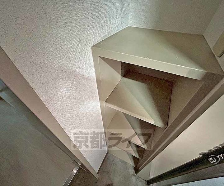 京都府京都市西京区大枝沓掛町の賃貸マンションの玄関