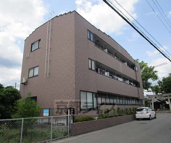 ルーミナス桂201の外観