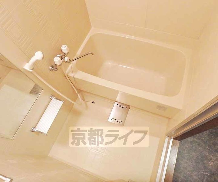 ルーミナス桂201の風呂