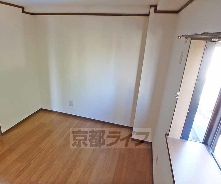 ルーミナス桂201の居間