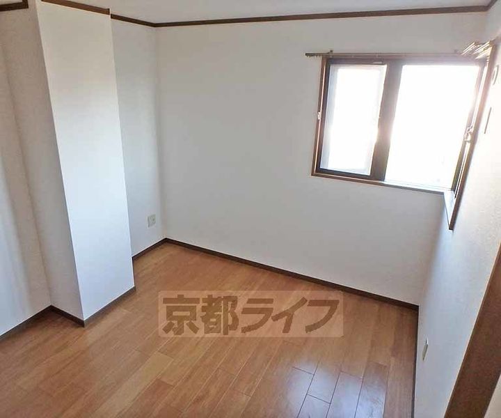 ルーミナス桂201の居間