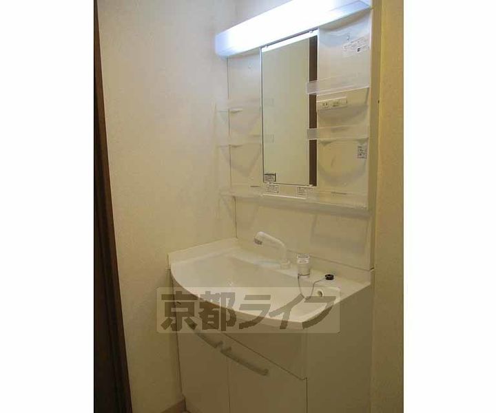 京都府京都市西京区川島粟田町の賃貸マンションの内装