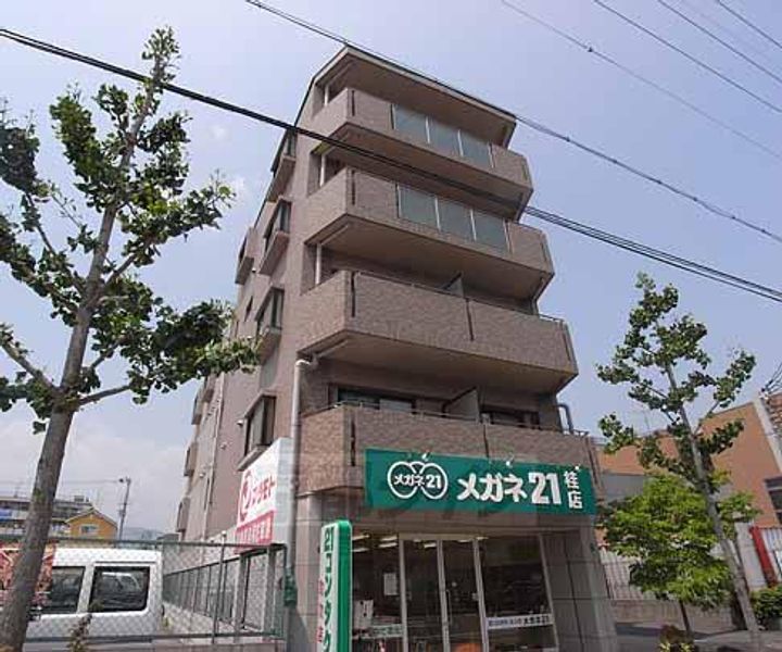 アドリーム上桂の外観