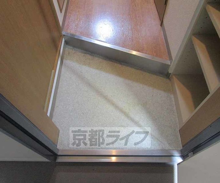 アドリーム上桂の玄関