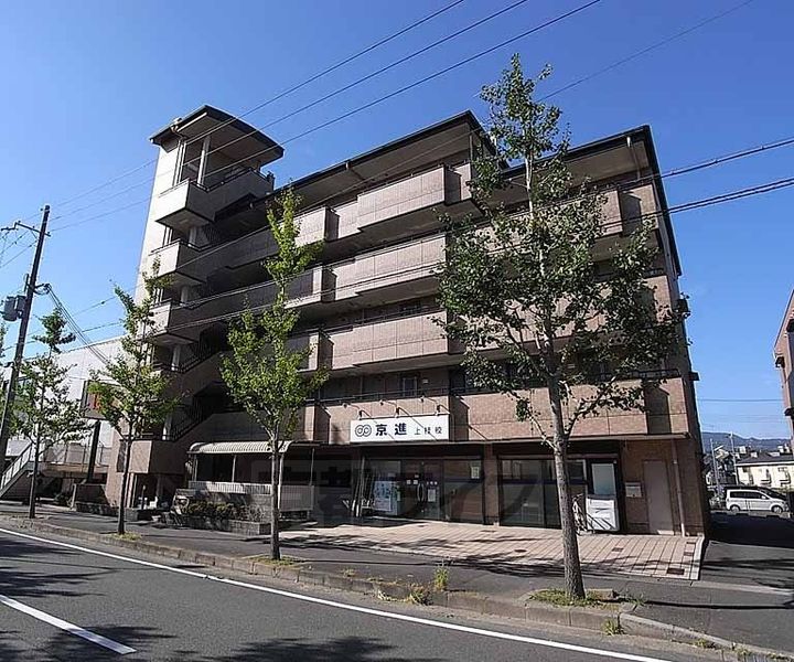 ラスヌベスの外観