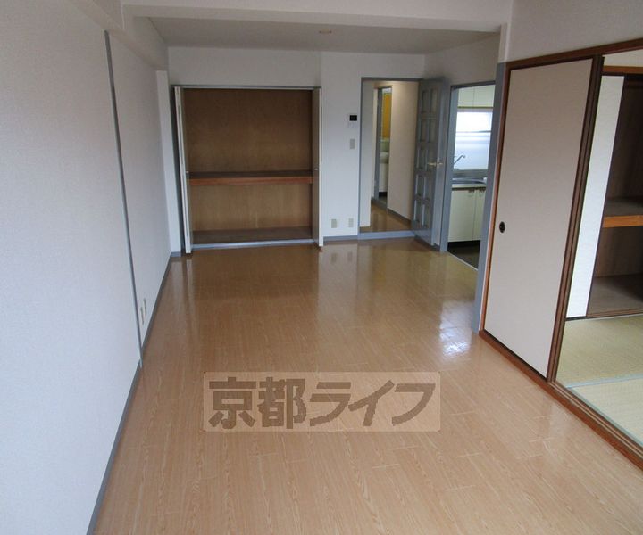 SYグランドビル307の居間