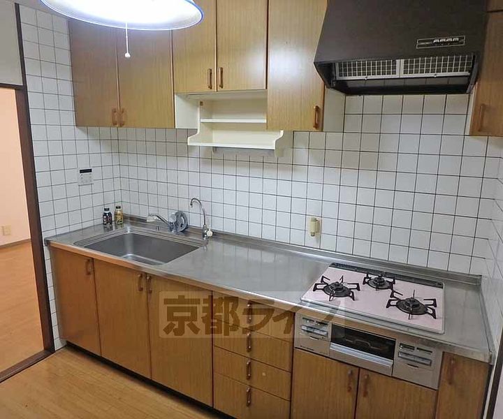 桂坂山荘402のキッチン