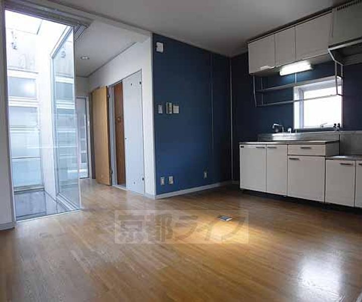 京都府京都市西京区桂木ノ下町の賃貸マンションの居間