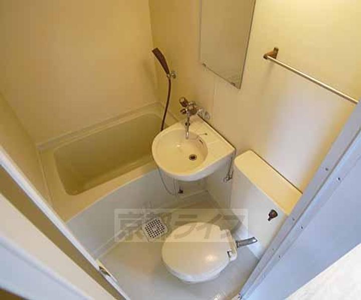 京都府京都市西京区桂木ノ下町の賃貸マンションの居間