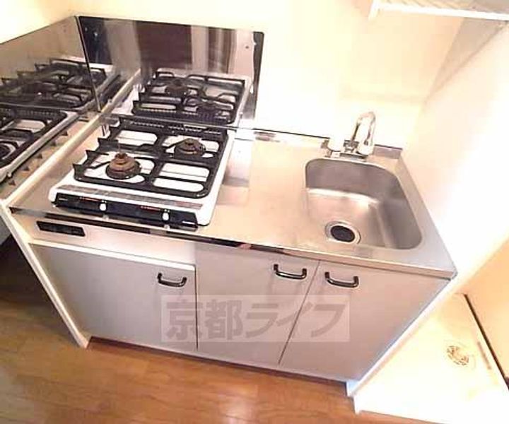 京都府京都市西京区松尾大利町の賃貸マンションのキッチン