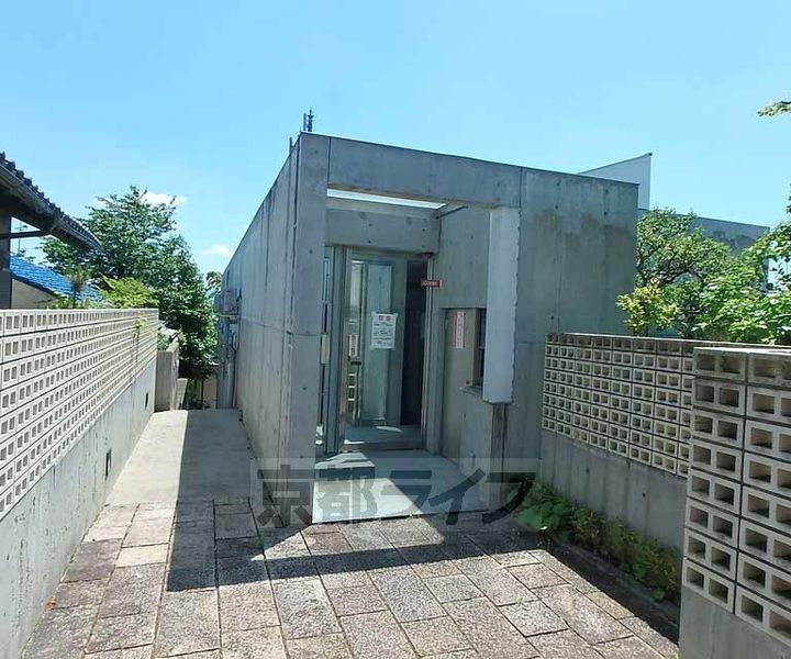 京都府京都市西京区山田上ノ町の賃貸マンションの外観