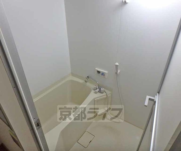 京都府京都市西京区山田上ノ町の賃貸マンションの風呂