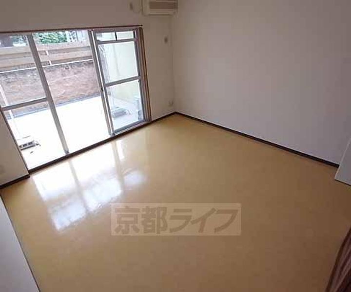 ドマーニ203の居間