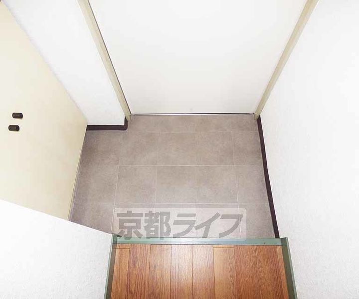 ラビットハイツ202の玄関