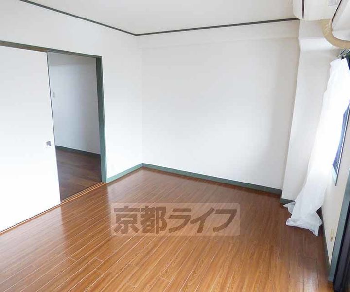 ラビットハイツ202の居間
