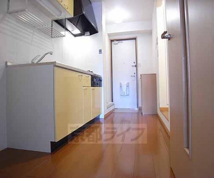 京都府京都市西京区御陵荒木町の賃貸アパートの居間