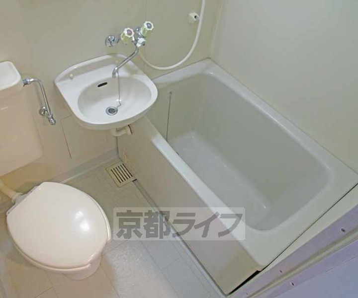 ドミトリーインテリジェンス105の風呂