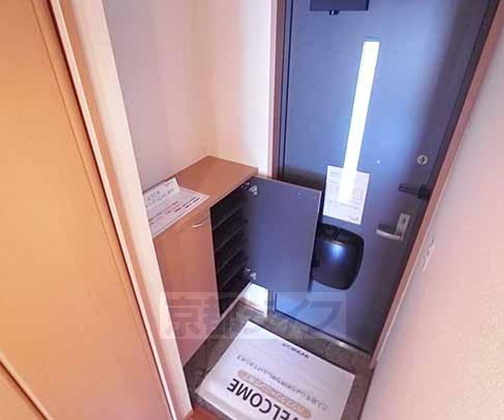 アムール西桂 A棟の玄関