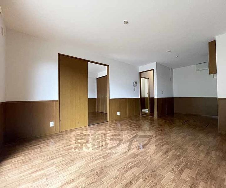 セジュールハピネスC-102の居間