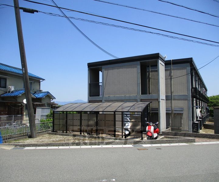 京都府京都市西京区大原野北春日町の賃貸アパートの外観