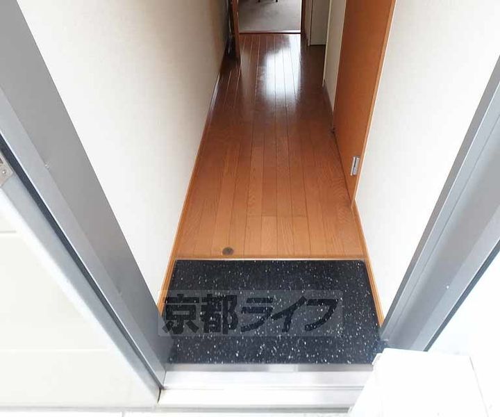 レオパレス洛西の玄関
