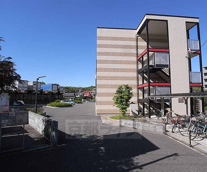 京都府京都市西京区大枝塚原町の賃貸アパートの外観