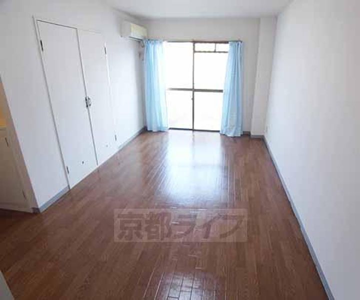 チェリーパレス306の居間