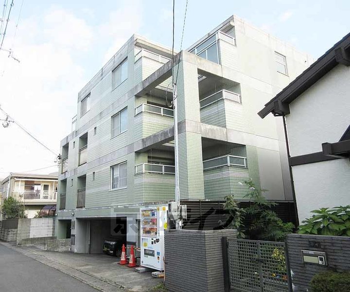 京都府京都市山科区音羽役出町の賃貸マンションの外観