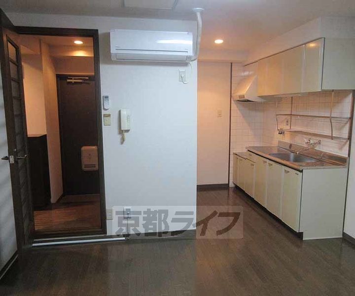 ヤマシナアーバンコテージの居間