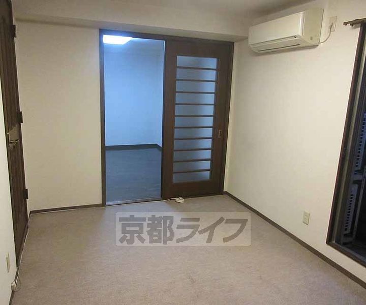 ヤマシナアーバンコテージの居間