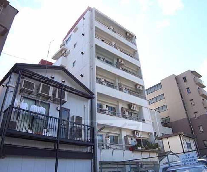 山科 小堀マンションB4の外観