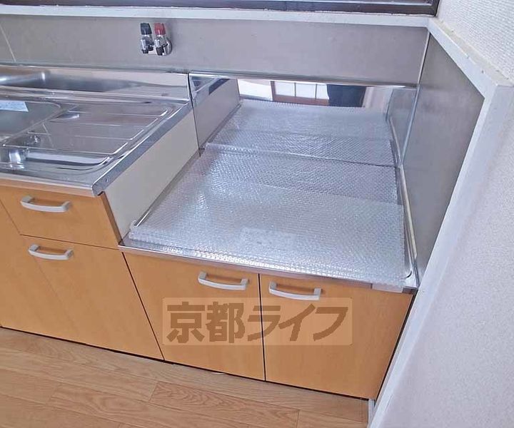 ハイツ松英203のキッチン