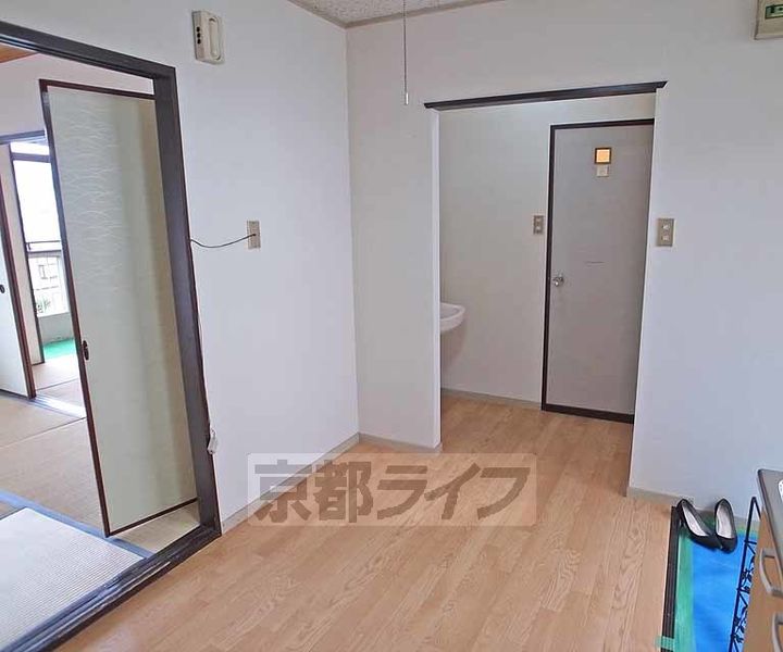ハイツ松英203の居間