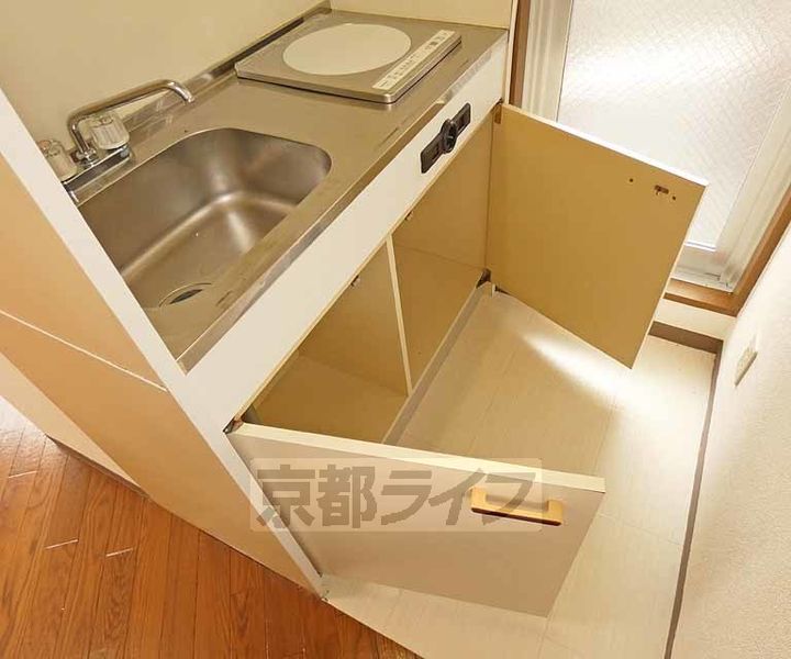 京都府京都市南区西九条池ノ内町の賃貸マンションのキッチン