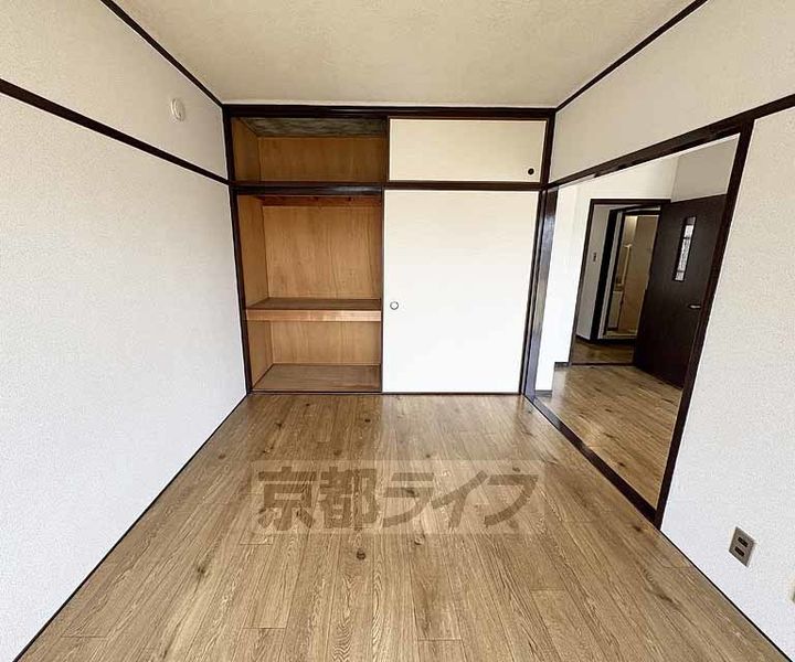 コーポ寺岡2-Cの居間