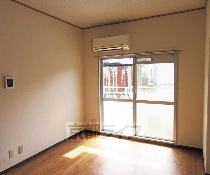 コーポ弘和の居間